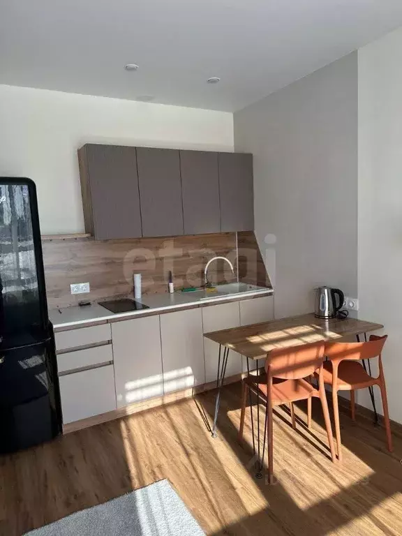 Студия Тюменская область, Тюмень ул. Тимофея Чаркова, 93 (23.0 м) - Фото 1