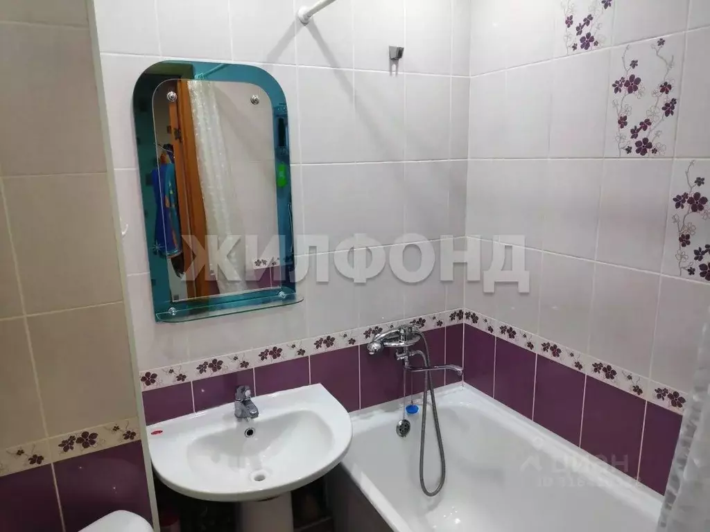 3-к кв. Алтайский край, Барнаул ул. Чеглецова, 23 (56.0 м) - Фото 2