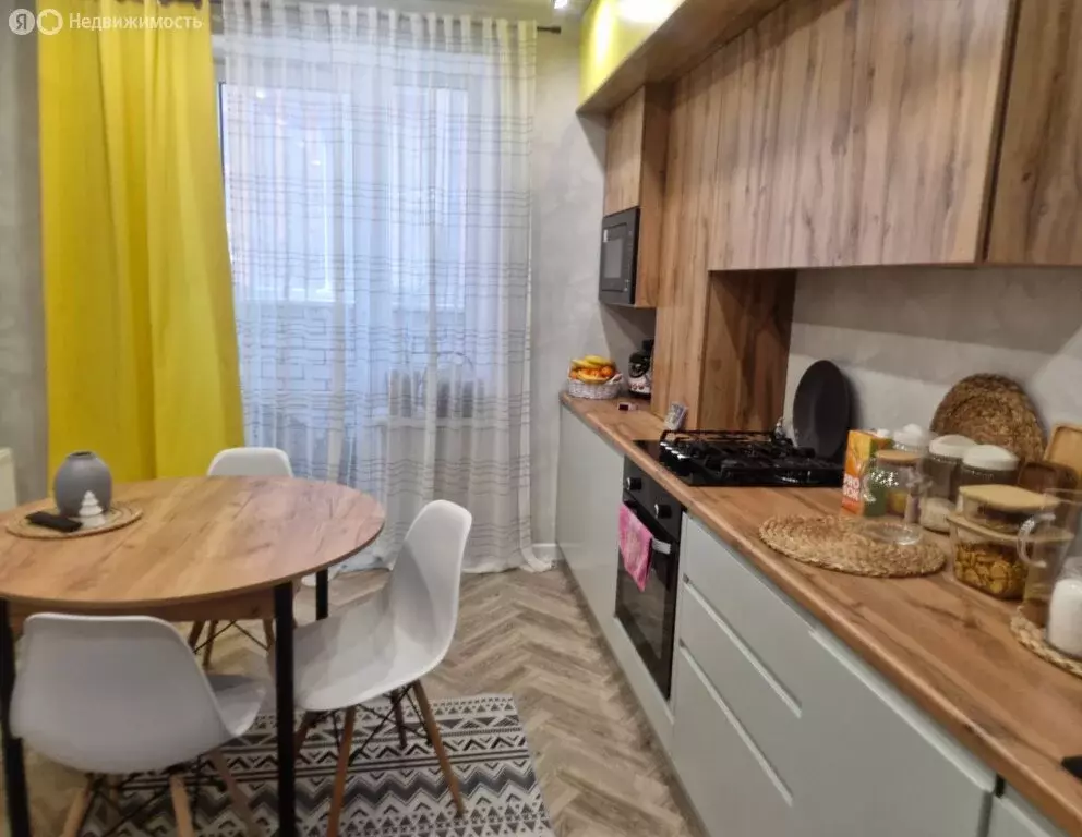 3-комнатная квартира: Волгоград, улица 70-летия Победы, 20 (61.3 м) - Фото 1