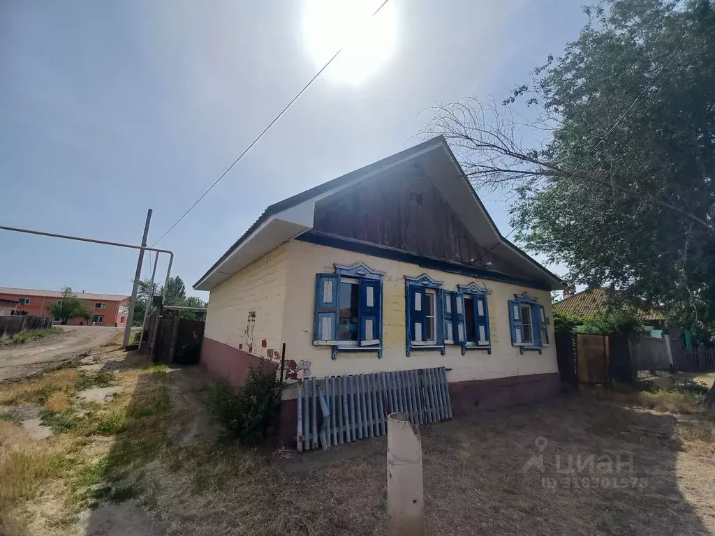 Дом в Астраханская область, Камызяк ул. Пушкина, 123 (55 м) - Фото 1