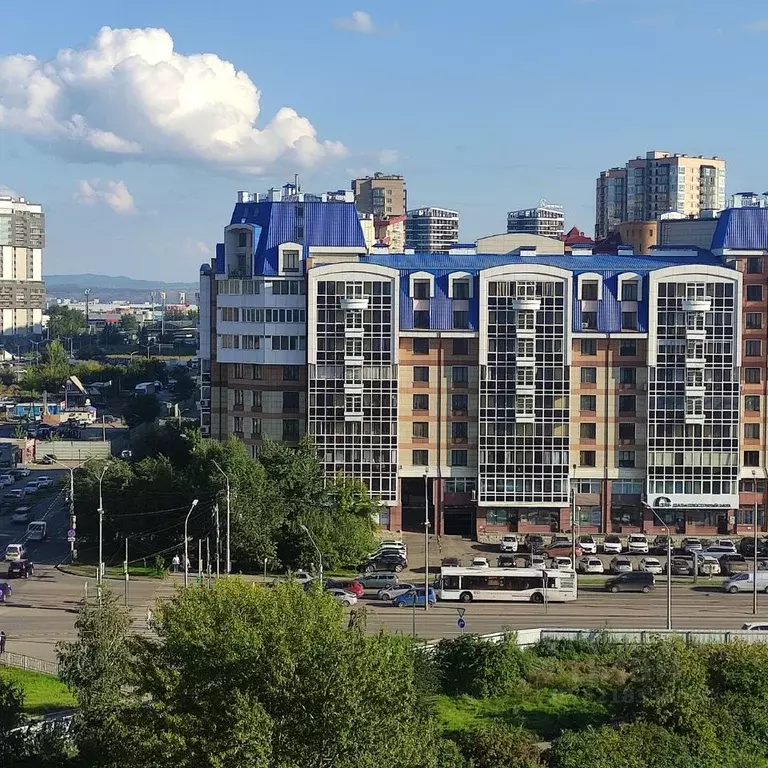 2-к кв. Красноярский край, Красноярск ул. Авиаторов, 39 (90.0 м) - Фото 0