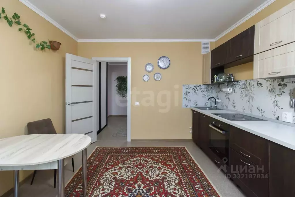 2-к кв. Тюменская область, Тюмень ул. Валентины Трофимовой, 2 (67.0 м) - Фото 1