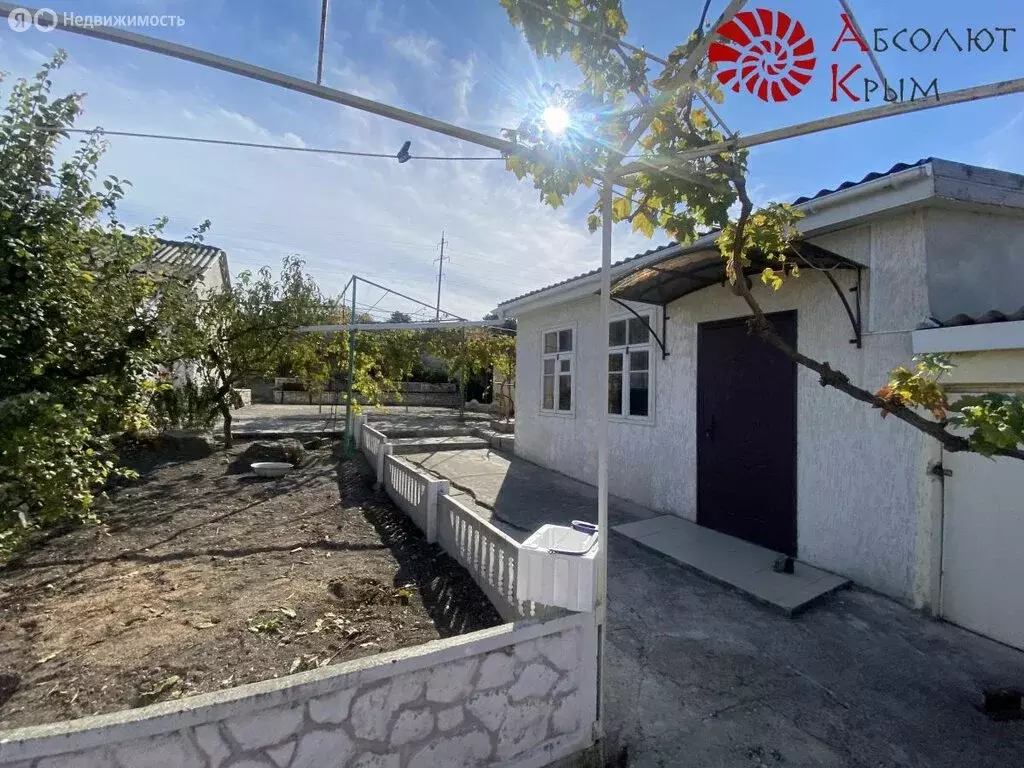 Дом в Феодосия, Стахановская улица, 22 (200 м) - Фото 1