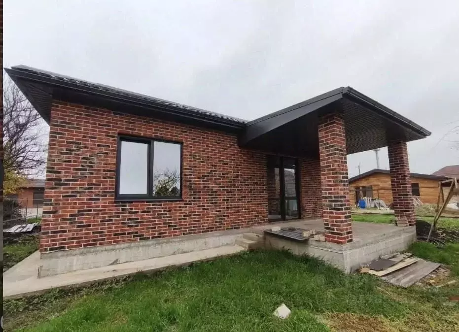 Дом в Астраханская область, Приволжский район, с. Карагали ул. ... - Фото 1