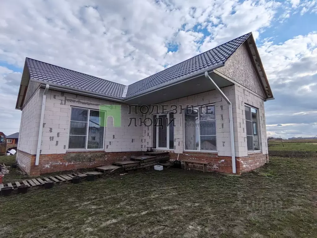 Дом в Белгородская область, Белгородский район, Пушкарское с/пос, с. ... - Фото 1