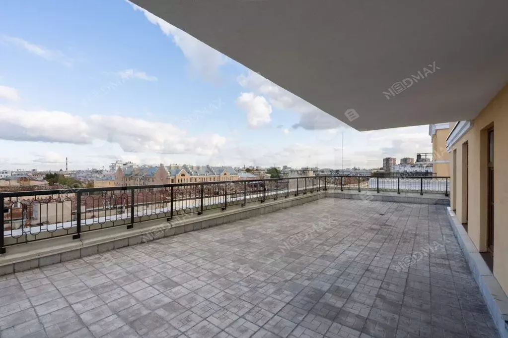 3-к. квартира, 300 м, 7/8 эт. - Фото 1