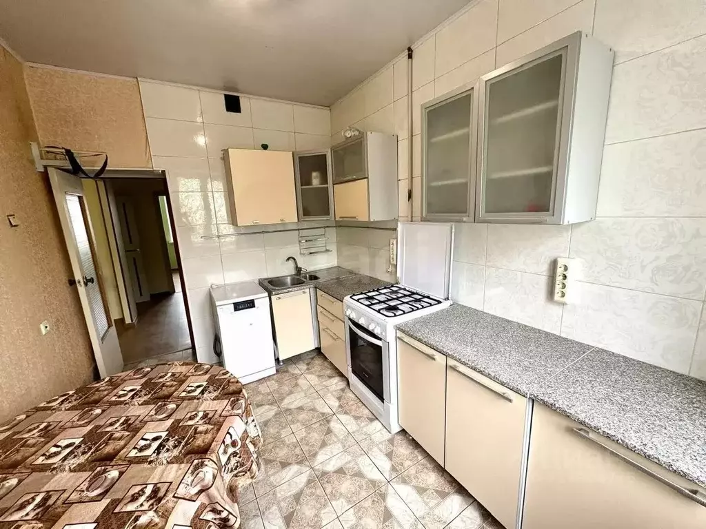 3-к кв. Астраханская область, Астрахань Жилая ул., 5к1 (73.7 м) - Фото 1