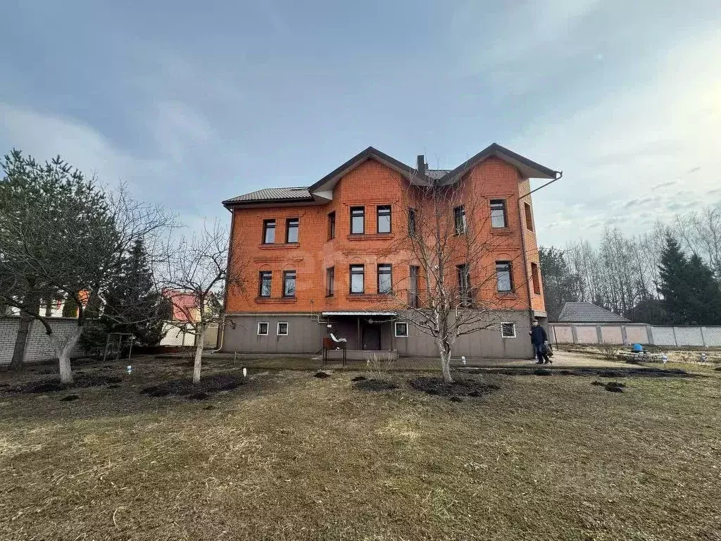 Дом в Брянская область, Брянск Сургутский пер. (575 м) - Фото 1