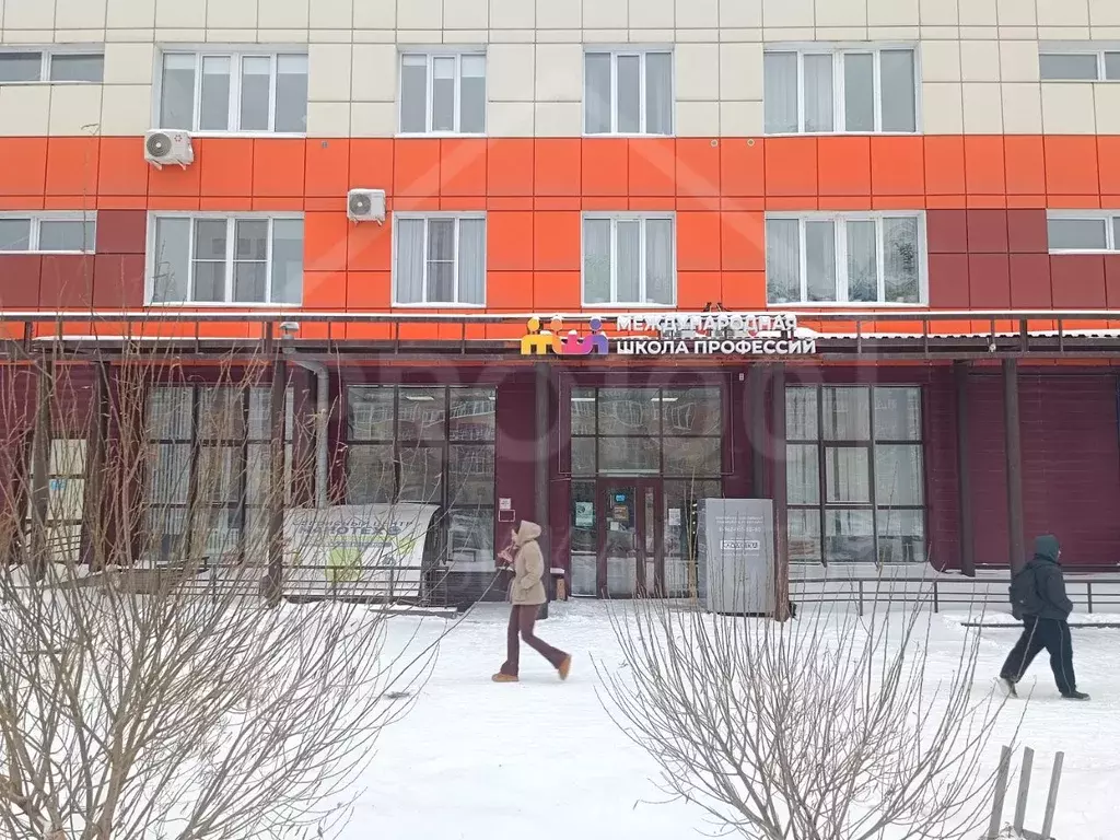 Помещение свободного назначения в Омская область, Омск ул. 10 лет ... - Фото 1