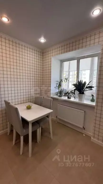 2-к кв. Тюменская область, Тюмень Заречный проезд, 14 (54.2 м) - Фото 1