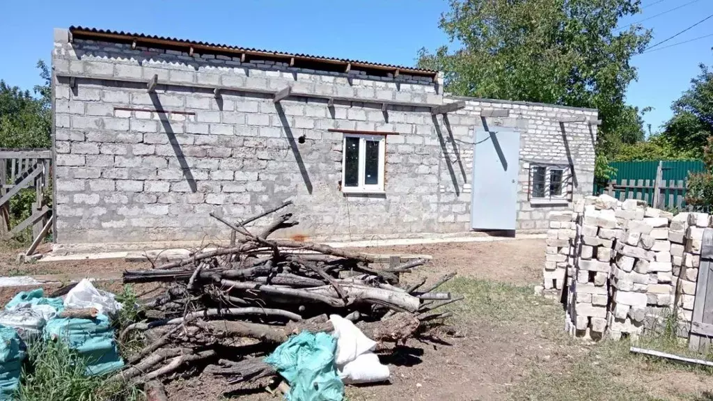 Дом в Волгоградская область, Волжский Здоровье Химика СНТ, ул. 17-я, 6 ... - Фото 0