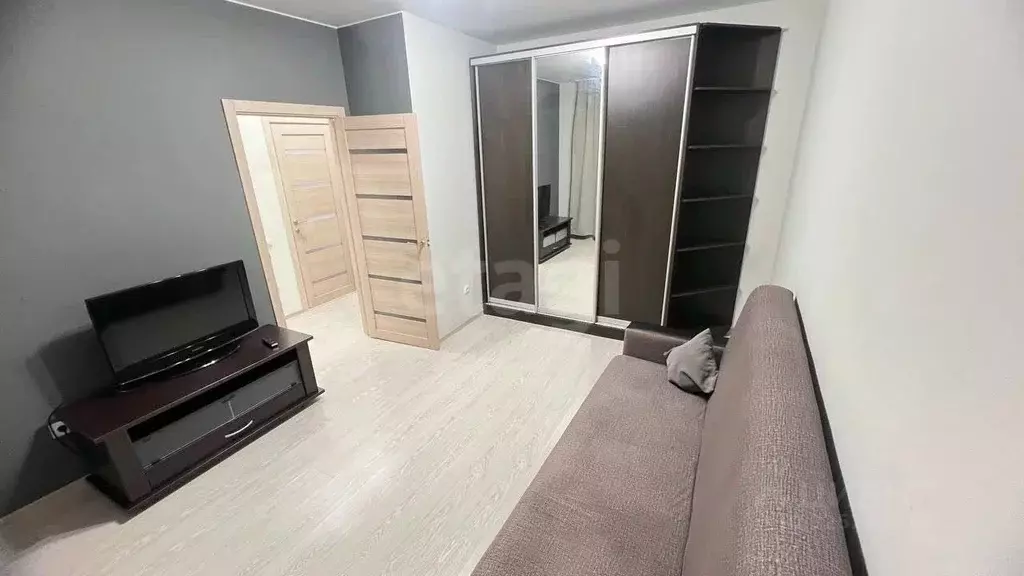 1-к кв. Тюменская область, Тюмень ул. Фармана Салманова, 26к2 (32.0 м) - Фото 1