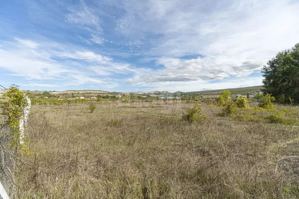 Участок в Крым, Бахчисарайский район, Куйбышевское с/пос, с. Танковое  ... - Фото 1