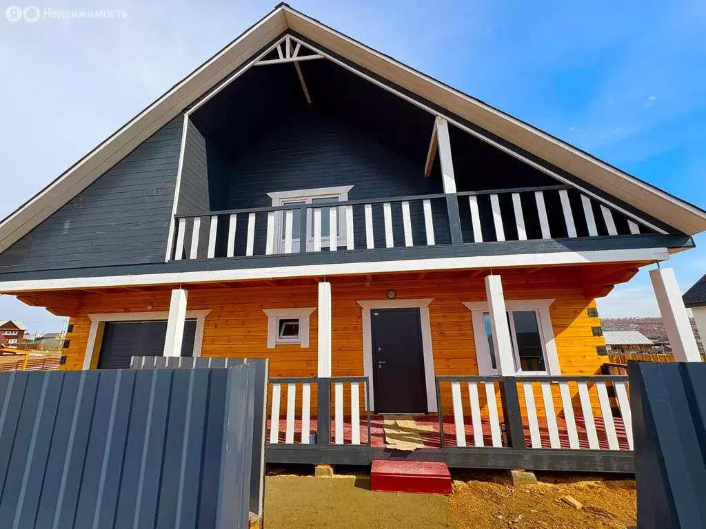 Дом в село Урик, Российская улица (170 м) - Фото 1