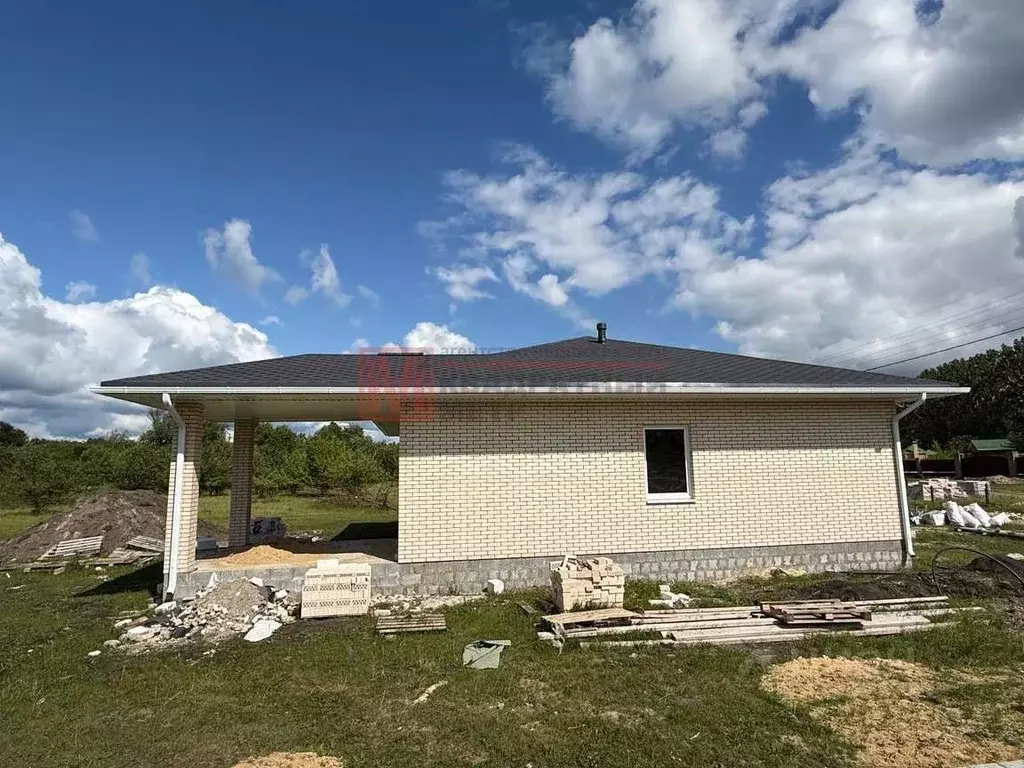 Дом в Белгородская область, Старооскольский городской округ, с. ... - Фото 2