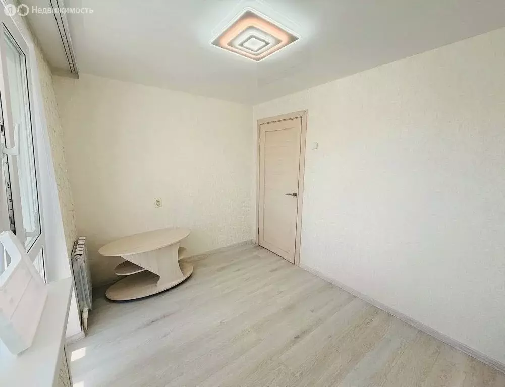 3-комнатная квартира: Находка, улица Сидоренко, 8 (58.7 м) - Фото 2