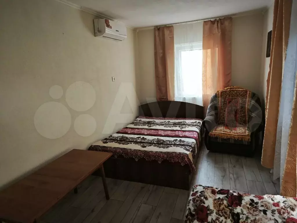 Комната 18 м в 2-к., 1/2 эт. - Фото 0
