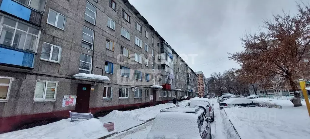 2-к кв. Кемеровская область, Новокузнецк ул. 13-й Микрорайон, 12 (48.2 ... - Фото 1