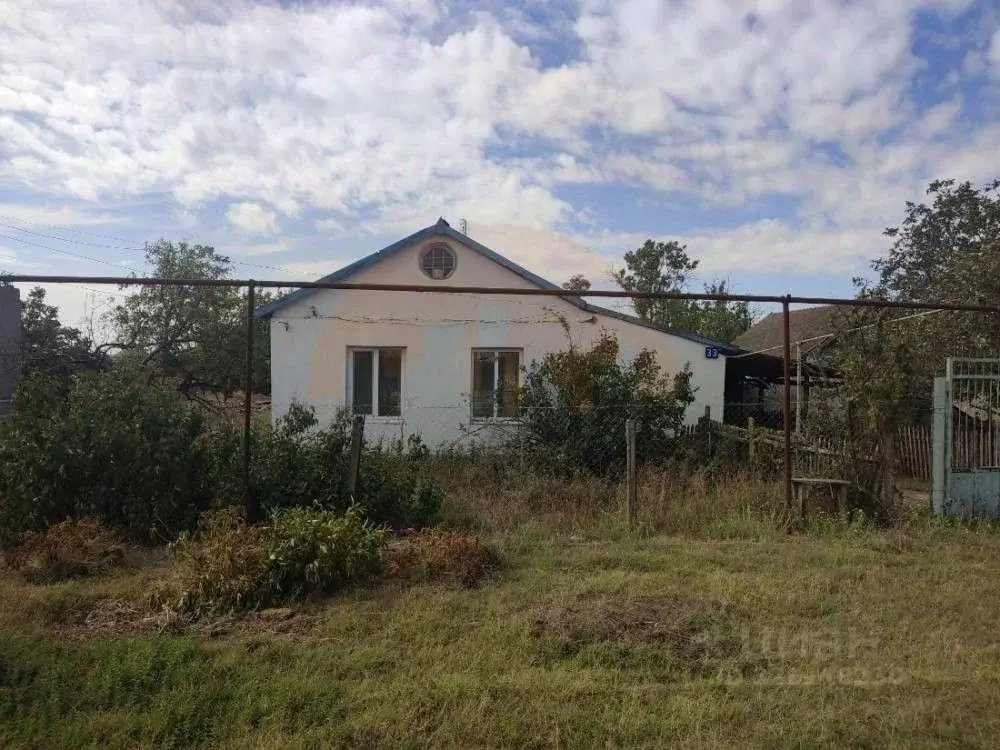 Дом в Крым, Сакский район, с. Крымское ул. Виноградная (87 м) - Фото 2