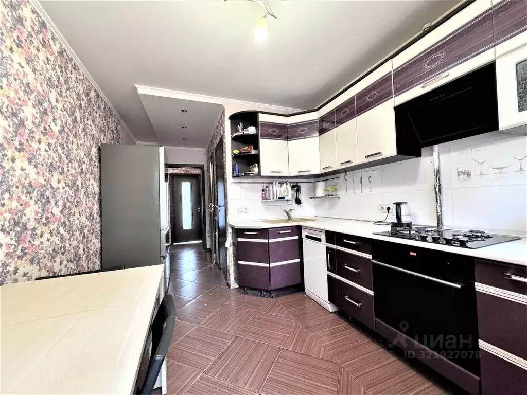 4-к кв. Омская область, Омск ул. Чехова, 3 (80.0 м) - Фото 2