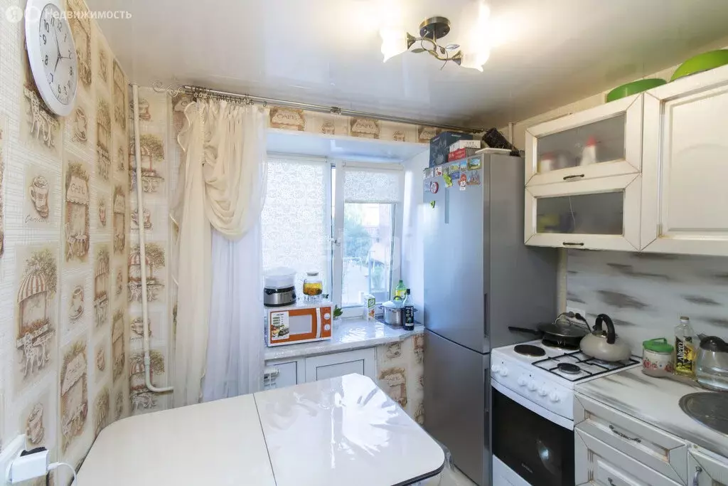 3-комнатная квартира: Тюмень, улица Семакова, 25/28 (50 м) - Фото 1