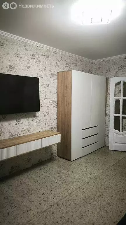 2-комнатная квартира: Тюмень, улица Николая Чаплина, 115 (50 м) - Фото 1