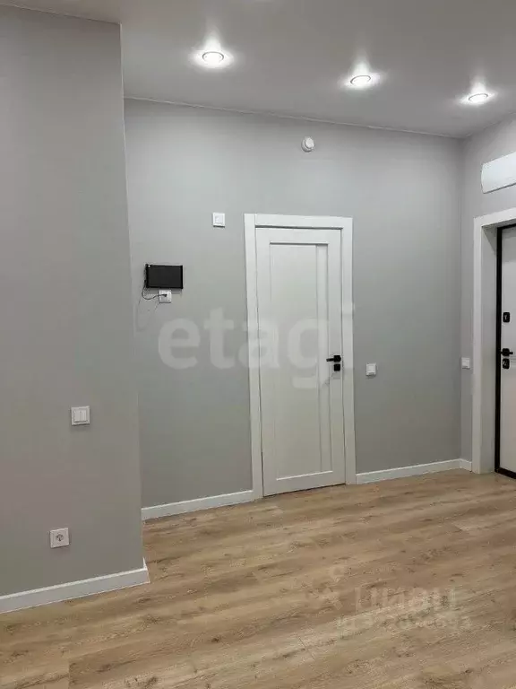 Студия Тюменская область, Тюмень Интернациональная ул., 199к9 (29.0 м) - Фото 1