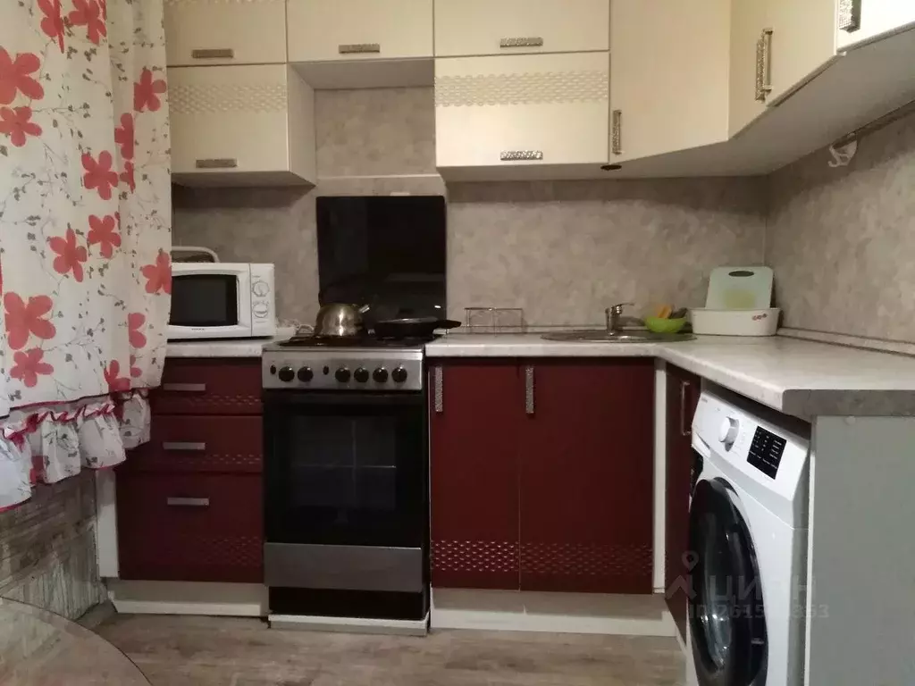 1-к кв. Курганская область, Курган Заозерный жилрайон, 2-й мкр, 28 ... - Фото 1