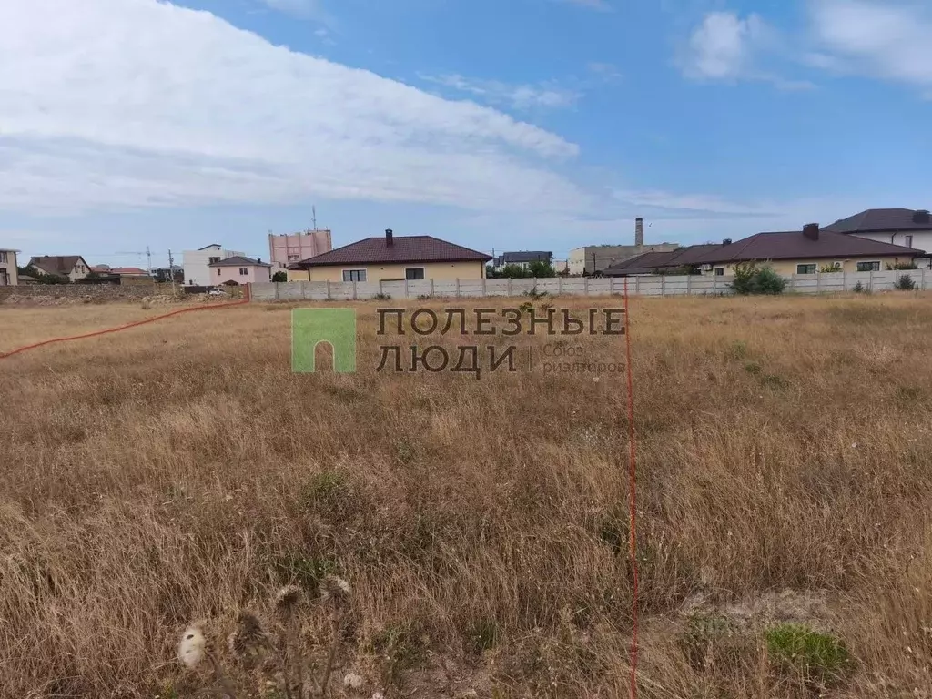 Участок в Крым, Евпатория городской округ, Заозерное пгт ул. ... - Фото 1