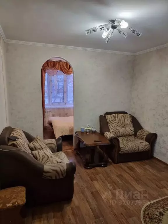 2-к кв. Омская область, Омск просп. Космический, 16А (36.0 м) - Фото 1