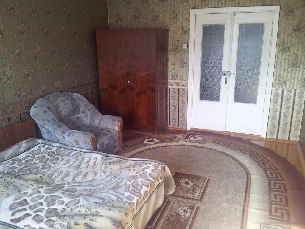 Оренбург снять двухкомнатную квартиру от собственника. Комната в аренду оренбург 13 линия дом 4 1 этаж.