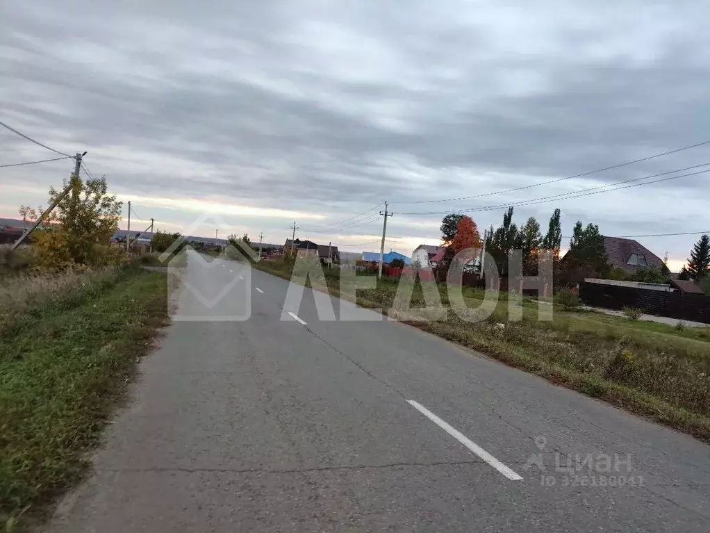 Участок в Омская область, Омский район, Надеждинское с/пос, д. ... - Фото 1