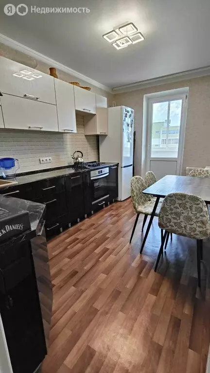 2-комнатная квартира: Альметьевск, микрорайон Алсу, улица Рината ... - Фото 2