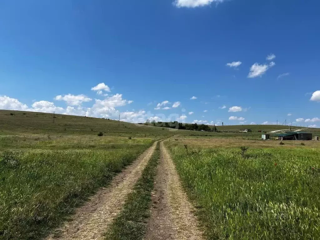 Участок в Крым, Симферопольский район, с. Урожайное ул. Подгорная ... - Фото 1