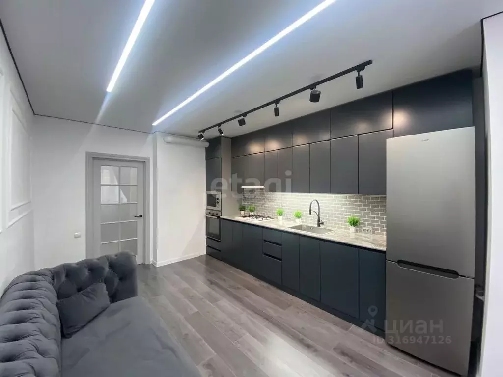 3-к кв. Карачаево-Черкесия, Черкесск ул. Космонавтов, 98Б (96.5 м) - Фото 0
