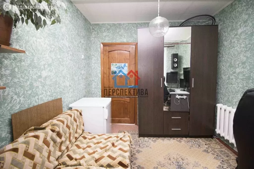 4-комнатная квартира: Тобольск, 10-й микрорайон, 25 (78 м) - Фото 0