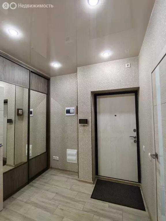 1-комнатная квартира: Екатеринбург, улица Чемпионов, 3 (39 м) - Фото 0