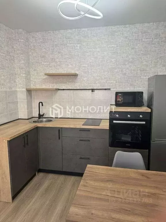 2-к кв. Белгородская область, Старый Оскол Космос мкр, 11А (42.0 м) - Фото 1