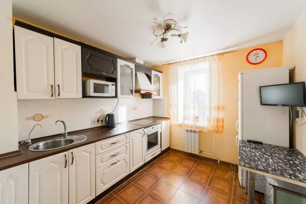 2-к кв. Свердловская область, Екатеринбург ул. Викулова, 48 (52.6 м) - Фото 0