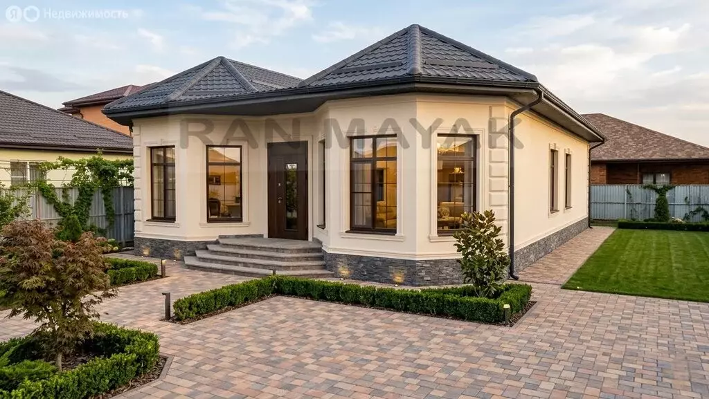Дом в посёлок Западный, улица Героев Отечества, 48 (120 м) - Фото 1