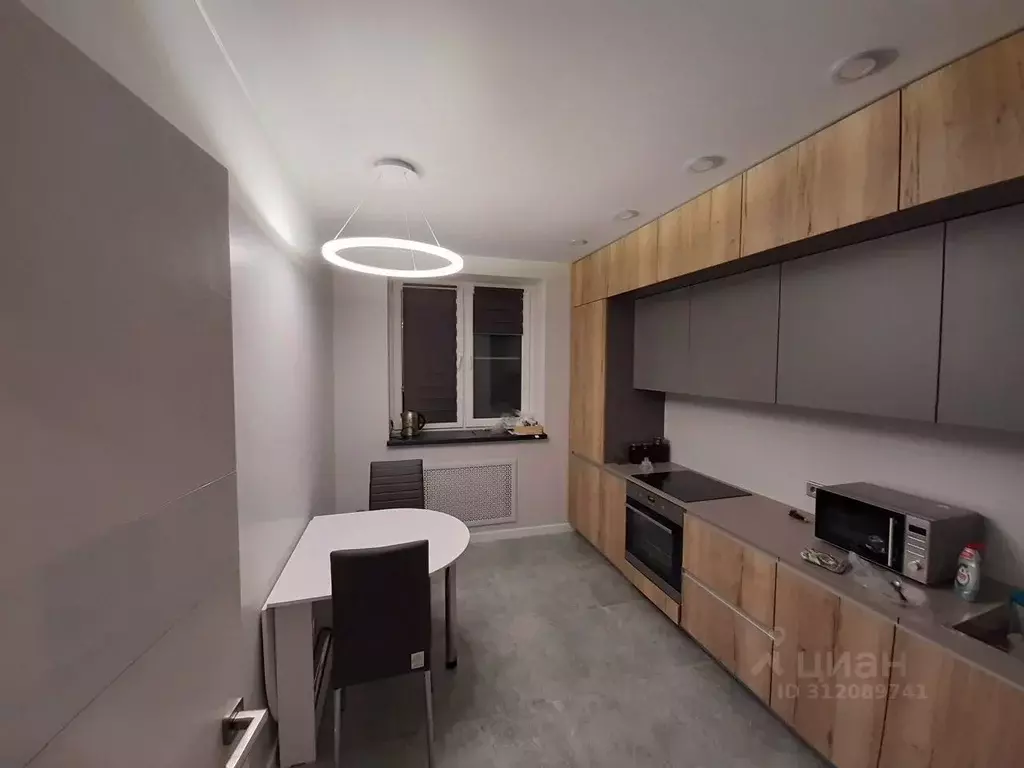 2-к кв. Тюменская область, Тюмень ул. Газовиков, 35 (56.0 м) - Фото 2