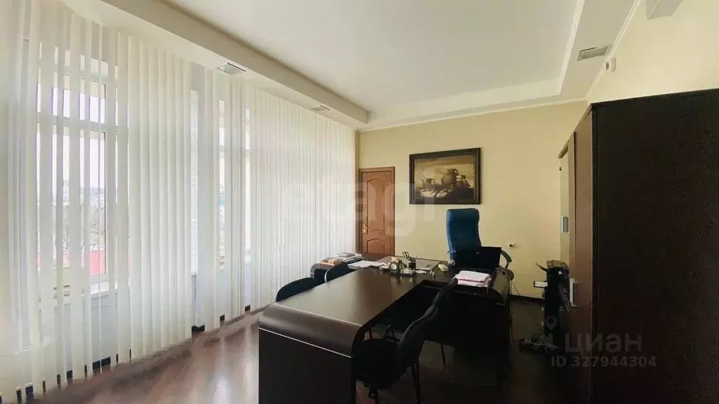 Офис в Краснодарский край, Краснодар Красная ул., 176 (43 м) - Фото 1