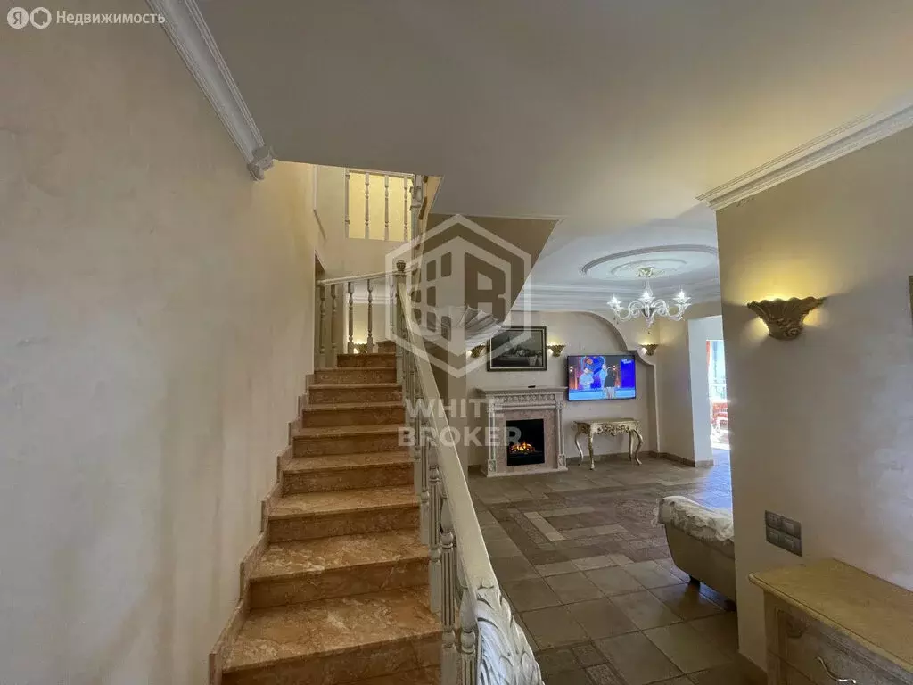 5-комнатная квартира: Ялта, Таврическая улица, 2Б (205 м) - Фото 1