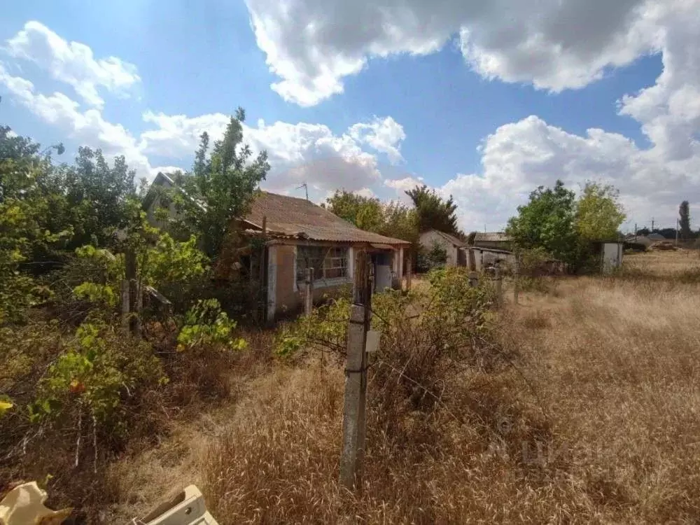 Дом в Крым, Сакский район, Крайненское с/пос, с. Трудовое ул. Мира (45 ... - Фото 1