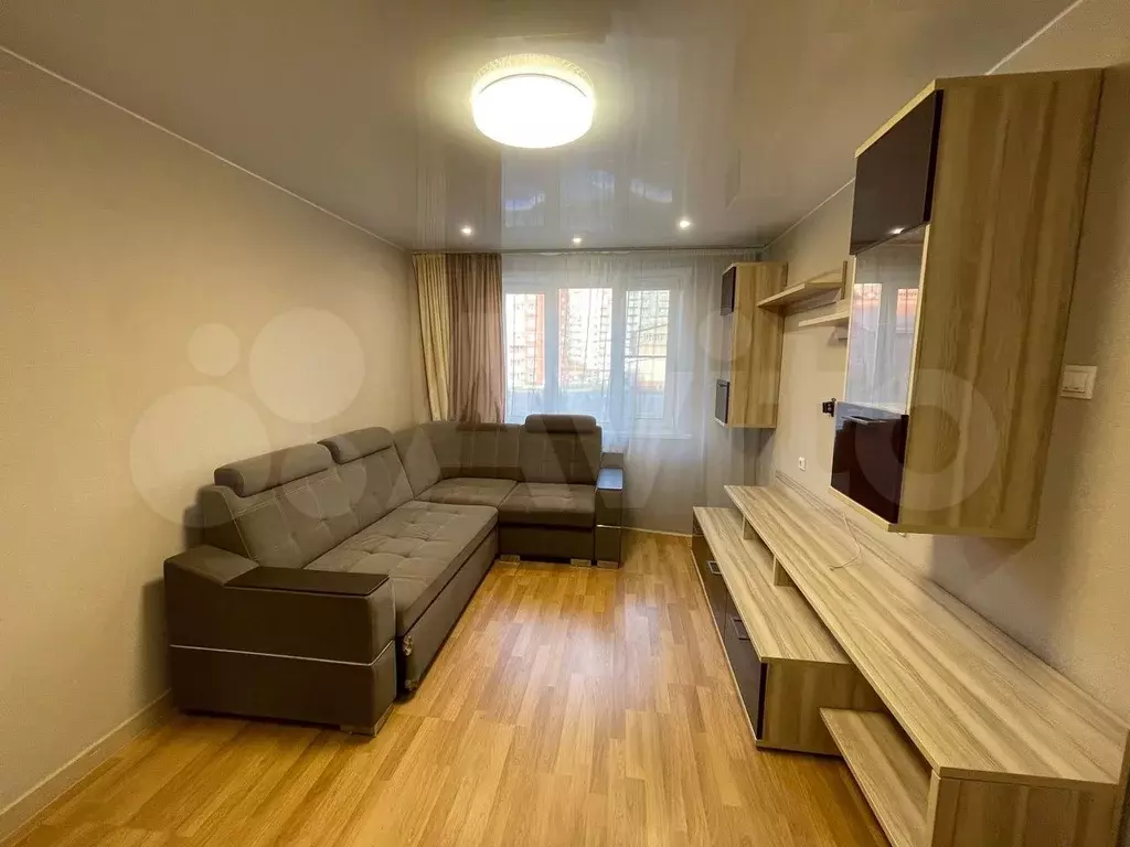 2-к. квартира, 40 м, 1/10 эт. - Фото 0