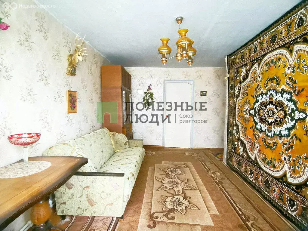 3-комнатная квартира: посёлок Белоберёзовский, 9 (58 м) - Фото 1