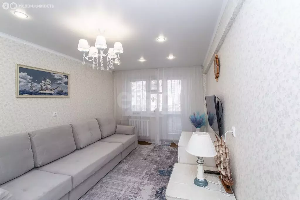2-комнатная квартира: Тобольск, 4-й микрорайон, 38А (44 м) - Фото 1