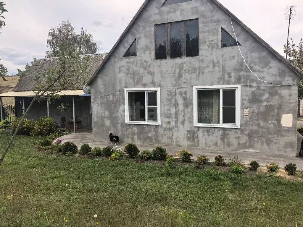 Дом в Ростовская область, Кашары сл. ул. Антона Байдака (172 м) - Фото 1