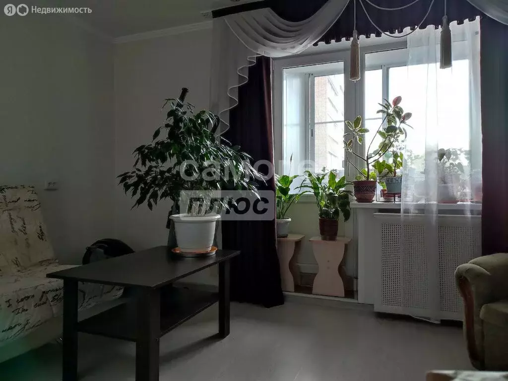 3-комнатная квартира: Киров, Октябрьский район, Преображенская улица, ... - Фото 1