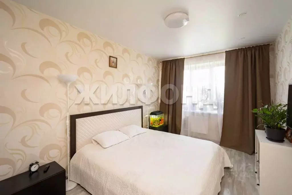 3-к кв. Новосибирская область, Новосибирск ул. Сибиряков-Гвардейцев, ... - Фото 2